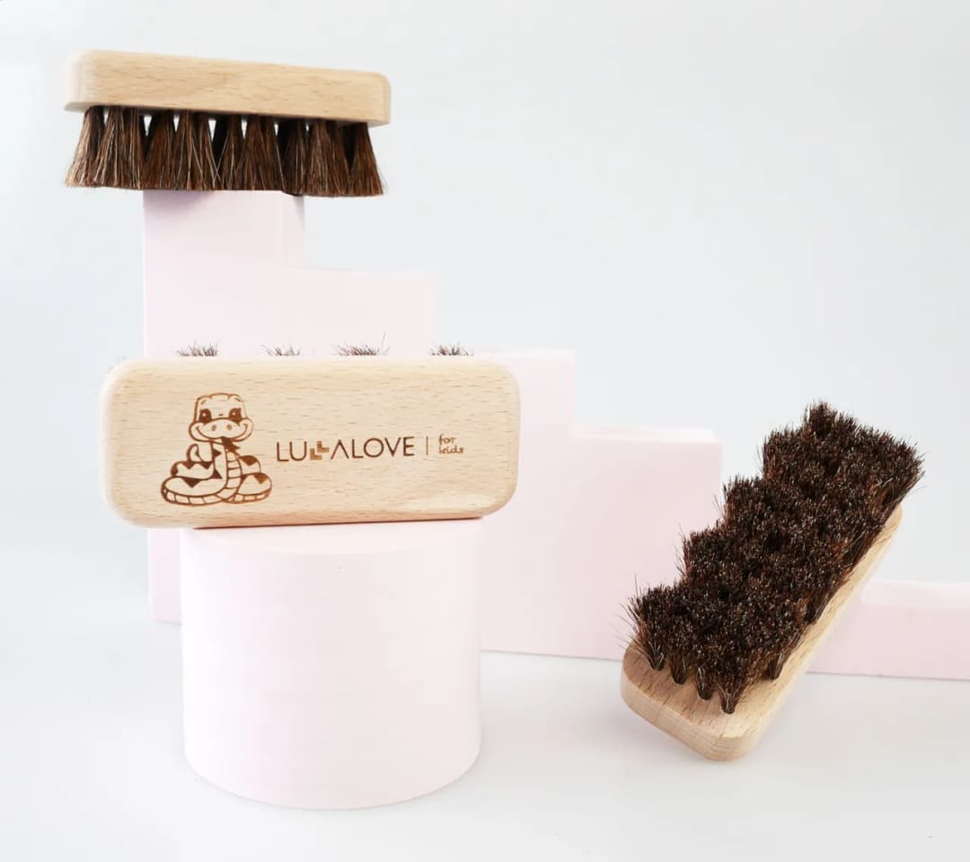 Szczotka sensoryczna dla dzieci – jak pomaga w terapii i regulacji układu nerwowego