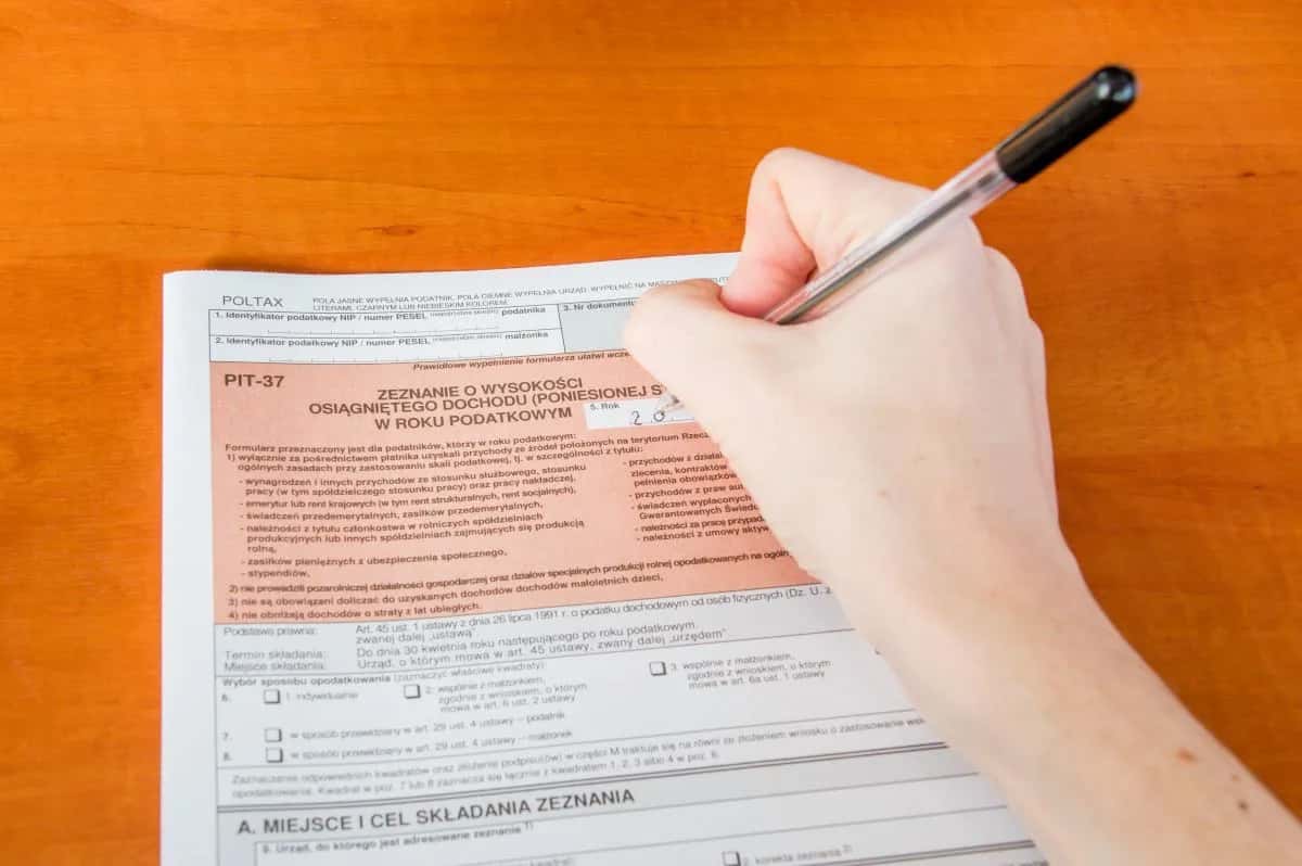 Jakie PIT dla samotnej matki? Ulgi, zasiłki i wsparcie, które musisz znać